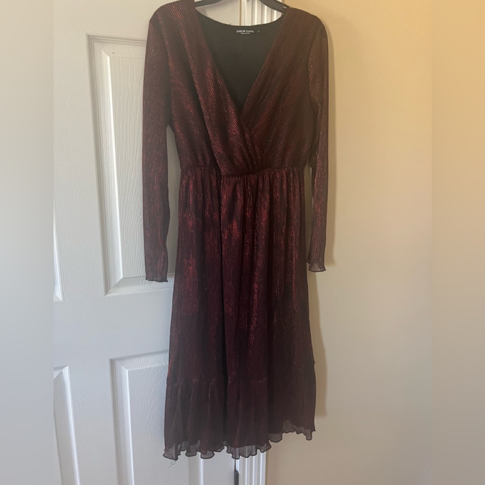 Elegant Burgundy Long Sleeve Dress